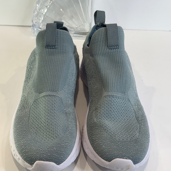 Avia Gray Athletic Shoes - Picture 6 of 16